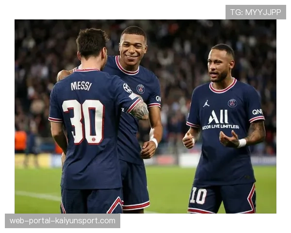 巴黎FCVS摩纳哥攻防博弈，摩纳哥距欧冠区仅一步之遥抢分动力十足